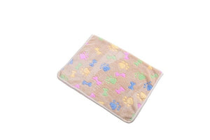 9 Colors Cute Paw Print Dog Towel Pet Dog Cat Sleep Warm Towl Puppy Kitten Fleece Soft Dog Blanket Bathrobe Beds Mat for Animals